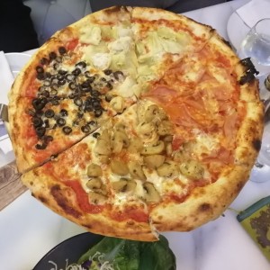 Pizza Cuatro Estaciones - familiar