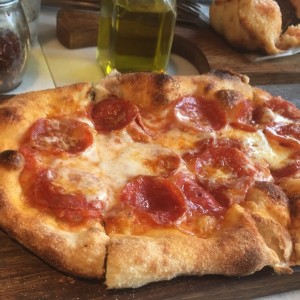 pizza full peperoni