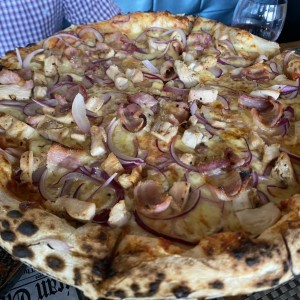 Pizza de pollo con bacon familiar 