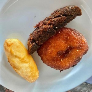 Torreja de Maíz, Carimañola y Carne Frita