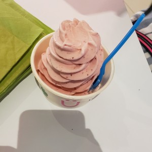 helado de yogurt de fresa