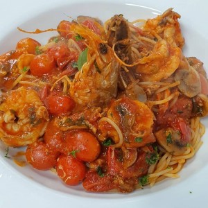 Spaguettini con Langostinos en SALSA pizzaiola