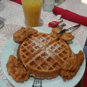 waffles con pollo