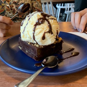 Brownie con Helado