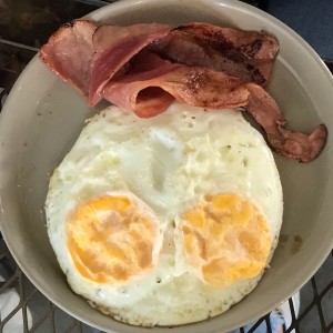 Huevos y bacon