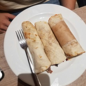 Tacos en tortilla de harina