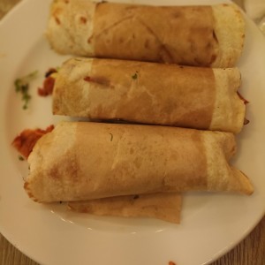 Tacos al pastor con tortillas de harina
