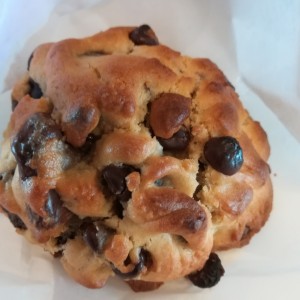 Traditional Chocolate Chip Cookie