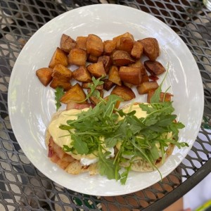 BRUNCH - Eggs Benedict