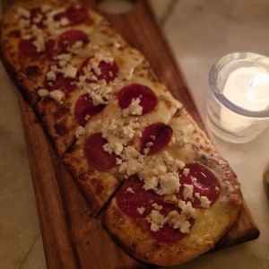 pizzettas pepperoni y feta