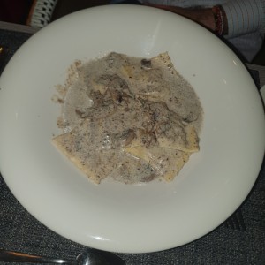 raviolis fungui con tartufo