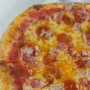 Pizzas Rojas - Pepperoni y chorizo italiano