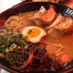 Ramen con Gyozas