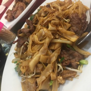 Tallarines de carne (Chow fun)