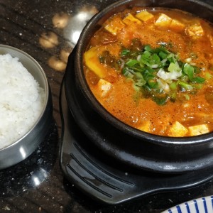 Kimchi chigue (sopa kimchi) 