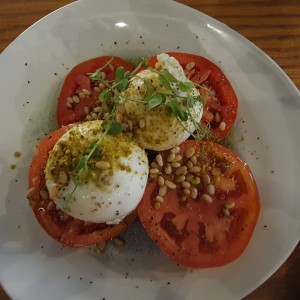 Ensalada de burrata