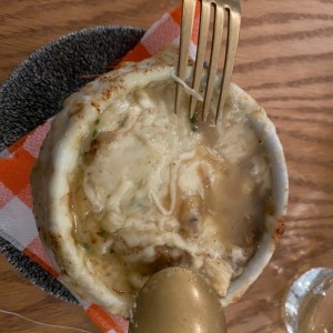Sopa de Cebolla (mas queso y crouton) que sopa 