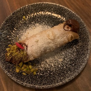 cannoli de nutella con pistachios