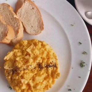 Desayunos Oponto - Huevos Revuelto Cremoso