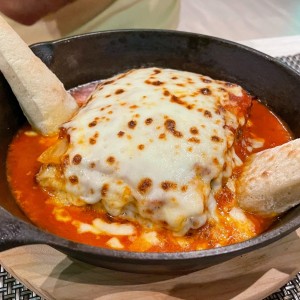 Lasagna de carne ($14)