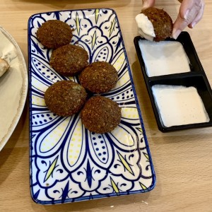 Hummus - Falafel