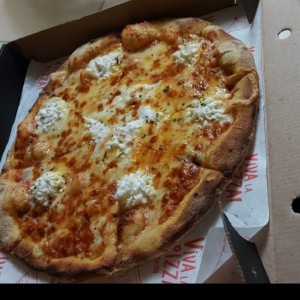 Pizzas - Chistorra 4 Quesos