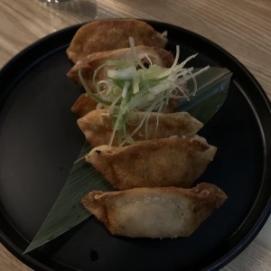 ENTRADAS - Dumpling Kimchi