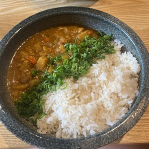 ESPECIALIDADES - Curry Raisu