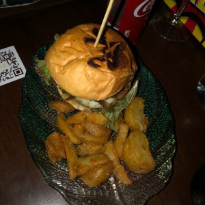 Platos Fuertes - Amazonia Burger