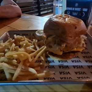 Premium Burgers - La Monumental