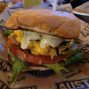 Mama's Classic Burger