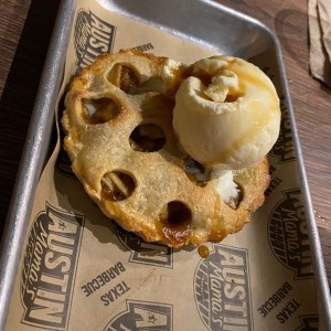 Apple pie w ice cream 