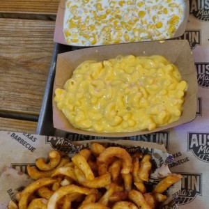 Corns con queso (looo maximo!) mac & cheese y papas fritas curly ?