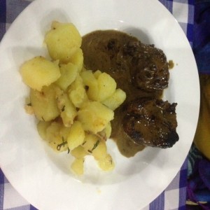 filete de res a la pimienta con papas