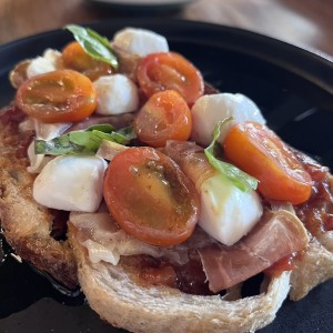 Tostada Mediterránea 
