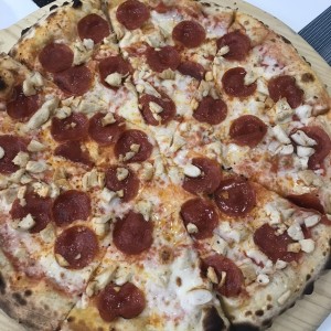 Pizza peperoni y pollo