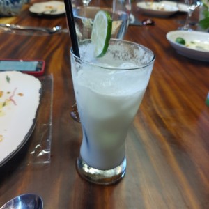 Limonada con leche coco 