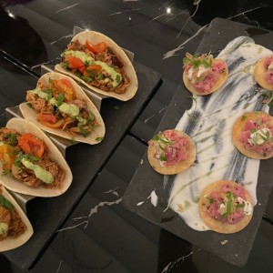 Tacos y tuna tartare