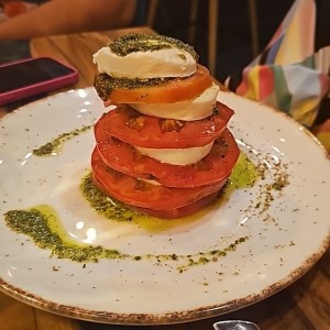 Mozzarella de Bufala, Prosciutto y Tomate