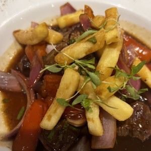 Carnes - Lomo Saltado