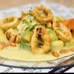 Ceviche de Corvina con Crema de Aguacate