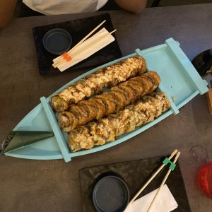 Barco de sushi, kung fu panda, canalero y lava roll???