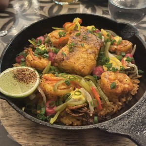 Arroz con Concolón de mariscos y Pescado