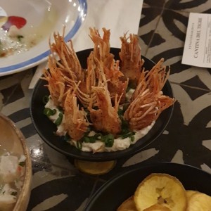 Molleja de langostinos con dip de pescado