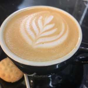 Cappuccino + leche de almendras