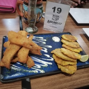 Deditos de pescado con su acompañante 