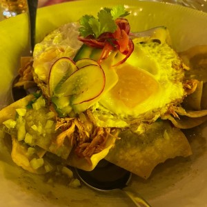 Chilaquiles Verdes // Green Chilaquiles