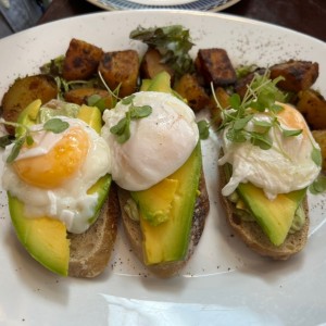 Desayunos Salados - Tostada de Aguacate