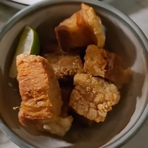 Torrenzos (Chicharrones)