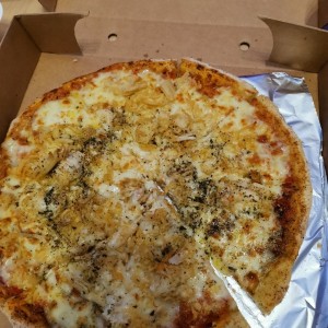Pizza de pollo con queso 